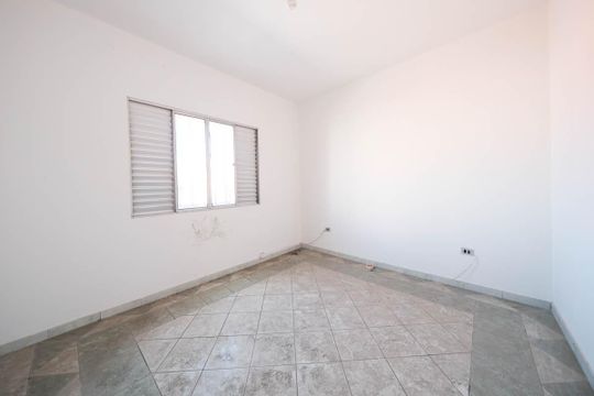 Edícula de casa à venda com 3 quartos, 250m² em Jardim Santa Maria, São Paulo