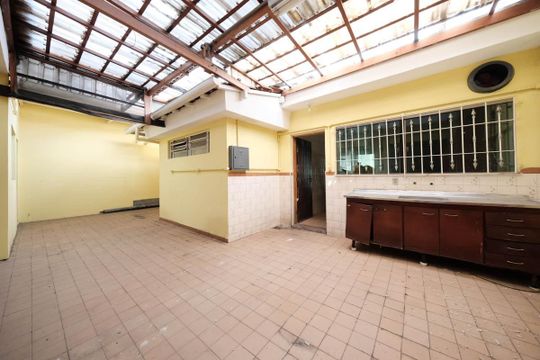 Área externa de casa à venda com 3 quartos, 250m² em Jardim Santa Maria, São Paulo