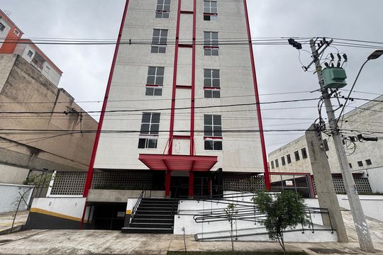 Fachada de kitnet/studio para alugar com 1 quarto, 51m² em Santa Terezinha, Santo André