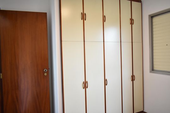 Quarto 1 de apartamento à venda com 2 quartos, 54m² em Parque Imperial, São Paulo
