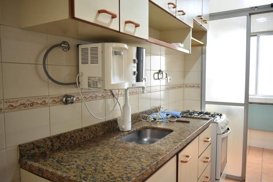 Cozinha de apartamento à venda com 2 quartos, 54m² em Parque Imperial, São Paulo