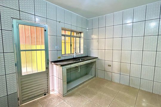 Cozinha de casa para alugar com 2 quartos, 64m² em Parque Jandaia, Guarulhos
