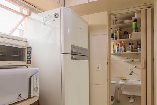 Cozinha de apartamento para alugar com 2 quartos, 64m² em Jardim Taquaral, São Paulo