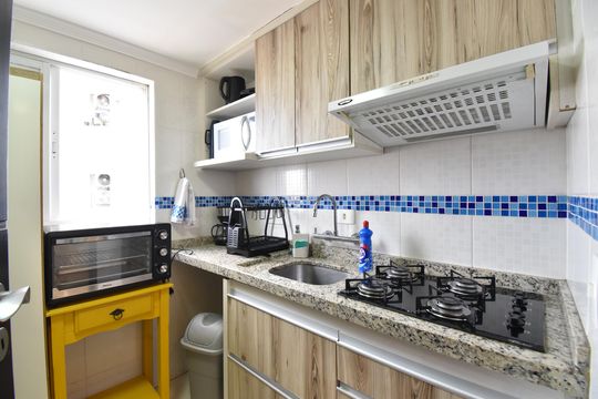 Cozinha de apartamento para alugar com 2 quartos, 53m² em Juvevê, Curitiba