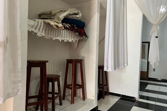 Sala/Quarto de kitnet/studio para alugar com 1 quarto, 29m² em Santa Terezinha, Juiz de Fora