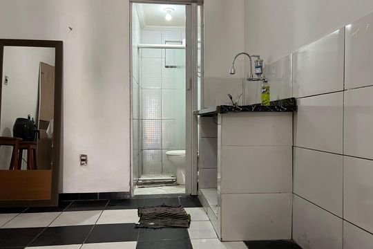 Cozinha de kitnet/studio para alugar com 1 quarto, 29m² em Santa Terezinha, Juiz de Fora