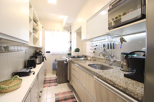 Cozinha de apartamento à venda com 2 quartos, 69m² em Barra Olímpica, Rio de Janeiro