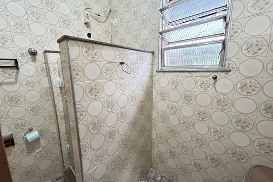 Banheiro de casa à venda com 2 quartos, 225m² em Cavalcanti, Rio de Janeiro