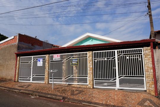 Fachada de casa para alugar com 2 quartos, 186m² em Antonio Zanaga I, Americana
