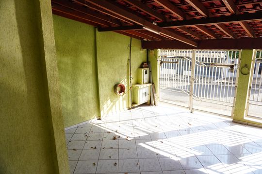 Garagem de casa para alugar com 2 quartos, 186m² em Antonio Zanaga I, Americana