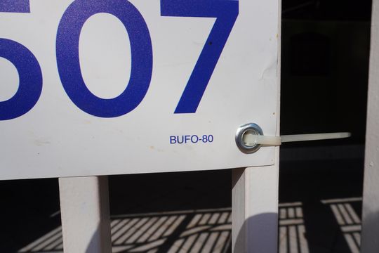 Instalação da Plaquinha BUFO -80 de casa para alugar com 2 quartos, 186m² em Antonio Zanaga I, Americana