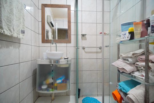 Banheiro de casa à venda com 2 quartos, 416m² em Fião, São Leopoldo