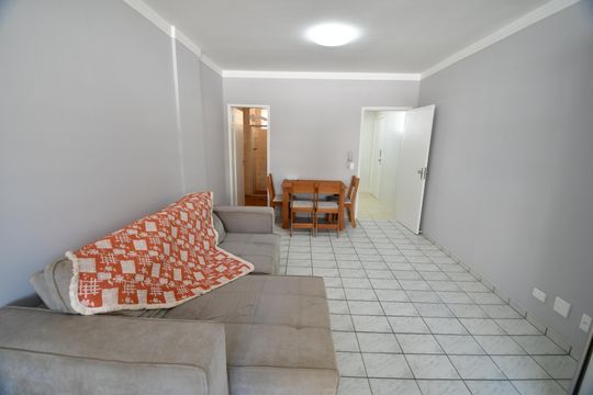 Sala de kitnet/studio para alugar com 1 quarto, 38m² em Centro, Campinas