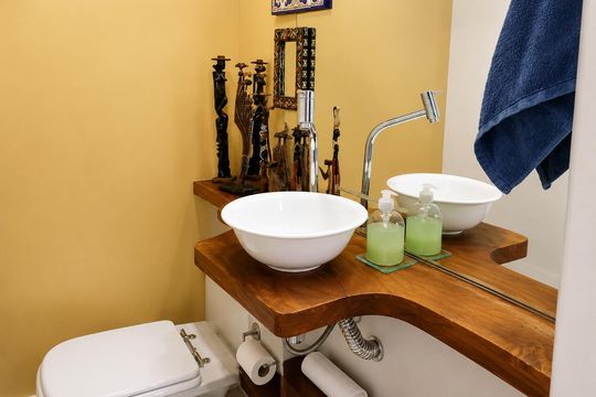 Lavabo de apartamento para alugar com 3 quartos, 133m² em Real Parque, São Paulo
