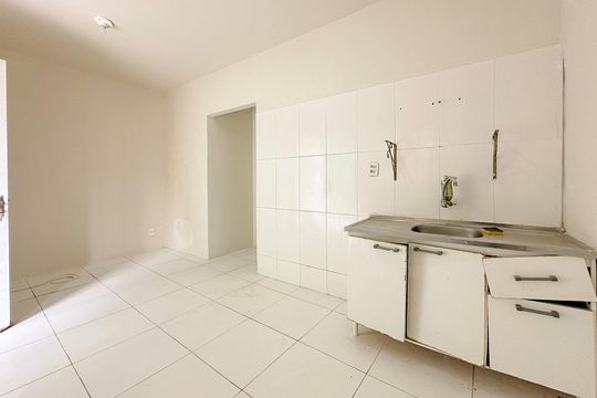 Sala/Cozinha de apartamento para alugar com 1 quarto, 35m² em Cachoeira do Bom Jesus, Florianópolis