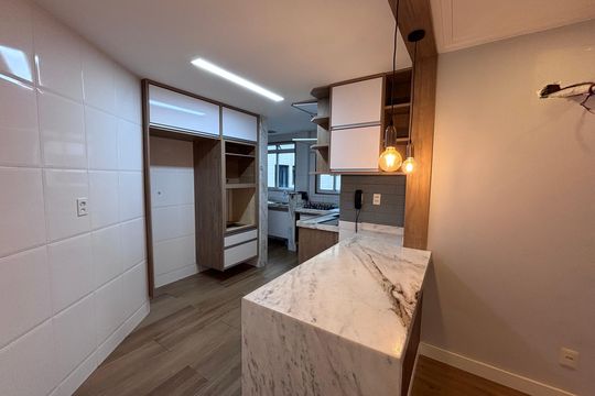 Cozinha de apartamento à venda com 3 quartos, 105m² em Recreio dos Bandeirantes, Rio de Janeiro