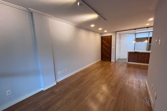 Sala de apartamento à venda com 3 quartos, 105m² em Recreio dos Bandeirantes, Rio de Janeiro