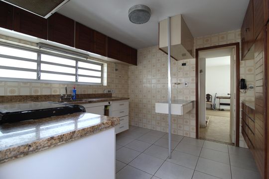 Cozinha de casa para alugar com 4 quartos, 140m² em Indianópolis, São Paulo