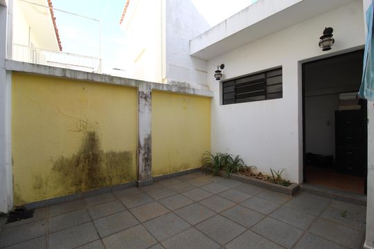 Quintal de casa para alugar com 4 quartos, 140m² em Indianópolis, São Paulo