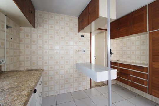 Cozinha de casa para alugar com 4 quartos, 140m² em Indianópolis, São Paulo