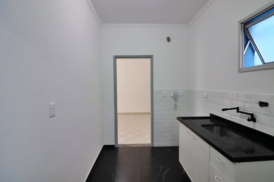 Cozinha  de apartamento à venda com 2 quartos, 75m² em Jardim Orlandina, São Bernardo do Campo