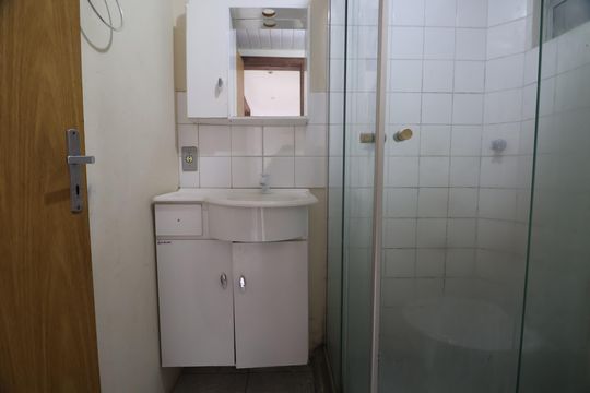 Banheiro  de apartamento para alugar com 2 quartos, 40m² em Estância Velha, Canoas