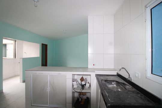 Cozinha de apartamento para alugar com 2 quartos, 55m² em Vila Jacuí, São Paulo