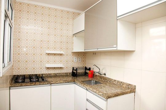 Cozinha + Área de Serviço de apartamento à venda com 2 quartos, 68m² em Menino Deus, Porto Alegre
