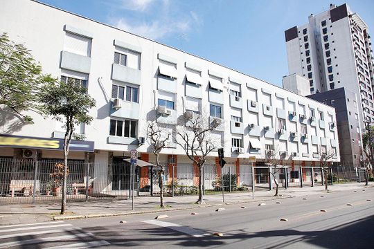 Fachada de apartamento à venda com 2 quartos, 68m² em Menino Deus, Porto Alegre