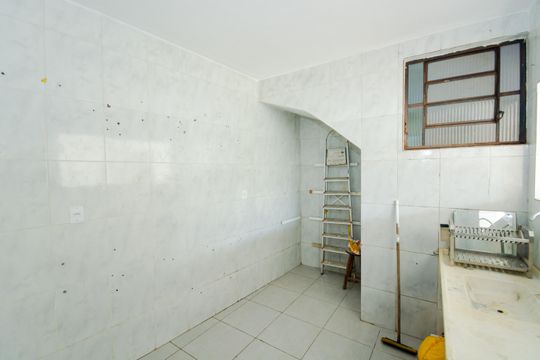 Cozinha de casa para alugar com 2 quartos, 510m² em Taboão, Guarulhos