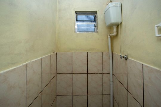 Banheiro de casa para alugar com 1 quarto, 30m² em Vila Santa Antonia, Diadema