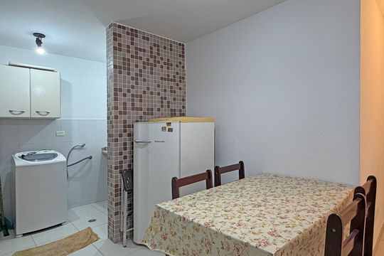 Cozinha e Área de Serviço de apartamento para alugar com 1 quarto, 50m² em Gonzaga, Santos