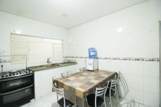 Cozinha de casa à venda com 4 quartos, 450m² em Vila Mirante, São Paulo