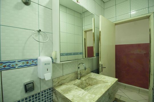 Banheiro de casa à venda com 4 quartos, 450m² em Vila Mirante, São Paulo
