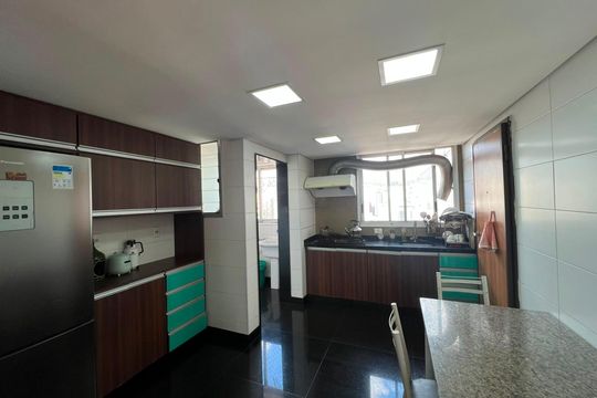 Apartamento à venda com 4 quartos, 124m² em Savassi, Belo Horizonte