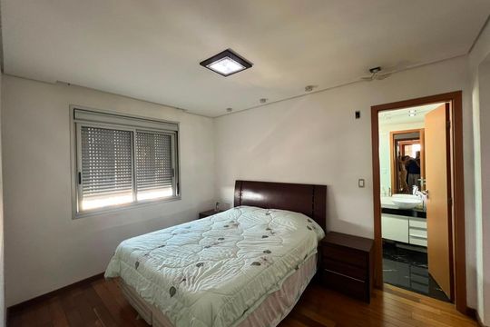 Apartamento à venda com 4 quartos, 124m² em Savassi, Belo Horizonte