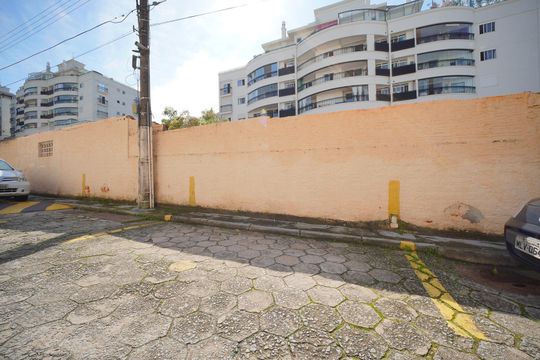 Garagem de apartamento para alugar com 3 quartos, 63m² em Coqueiros, Florianópolis