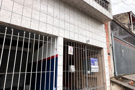 Fachada de casa para alugar com 2 quartos, 120m² em Alvarenga, São Bernardo do Campo