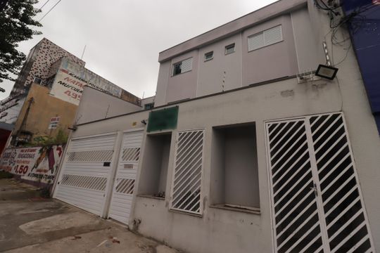 Fachada de casa de condomínio à venda com 3 quartos, 115m² em Utinga, Santo André