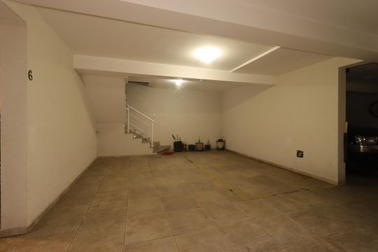 Garagem de casa de condomínio à venda com 3 quartos, 115m² em Utinga, Santo André