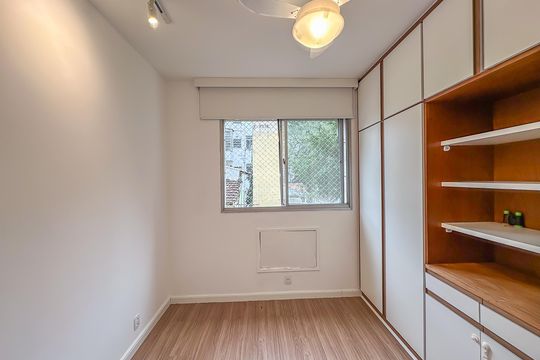 Apartamento para alugar com 3 quartos, 90m² em Laranjeiras, Rio de Janeiro