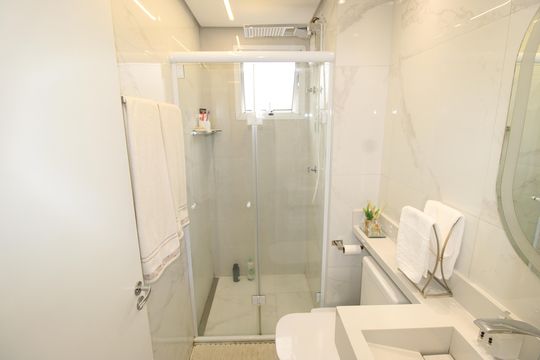 Banheiro de apartamento à venda com 2 quartos, 50m² em Vila Taquari, São Paulo