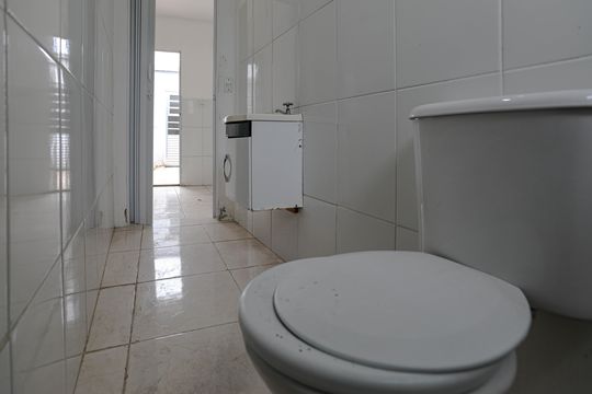 Banheiro de kitnet/studio para alugar com 1 quarto, 40m² em Vila Mogi Moderno, Mogi das Cruzes