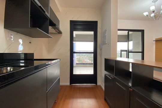 Cozinha de apartamento para alugar com 2 quartos, 59m² em Caxingui, São Paulo
