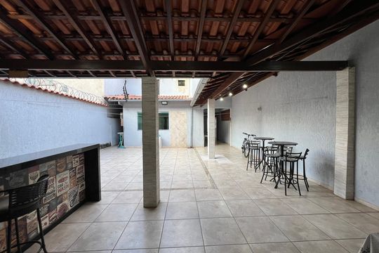 Quintal de casa à venda com 4 quartos, 90m² em Conjunto Nova Pampulha (justinopolis), Contagem