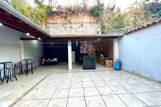Quintal de casa à venda com 4 quartos, 90m² em Conjunto Nova Pampulha (justinopolis), Contagem