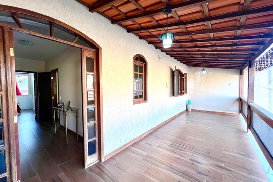 Varanda de casa à venda com 4 quartos, 90m² em Conjunto Nova Pampulha (justinopolis), Contagem