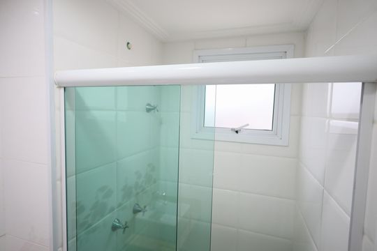 Banheiro da Suíte 1 de apartamento para alugar com 3 quartos, 72m² em Cidade São Francisco, São Paulo
