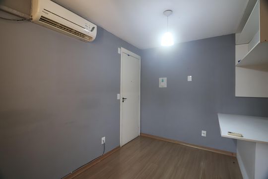 Apartamento à venda com 2 quartos, 39m² em Olaria, Canoas