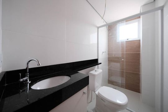 Banheiro de apartamento para alugar com 2 quartos, 50m² em Vila Talarico, São Paulo